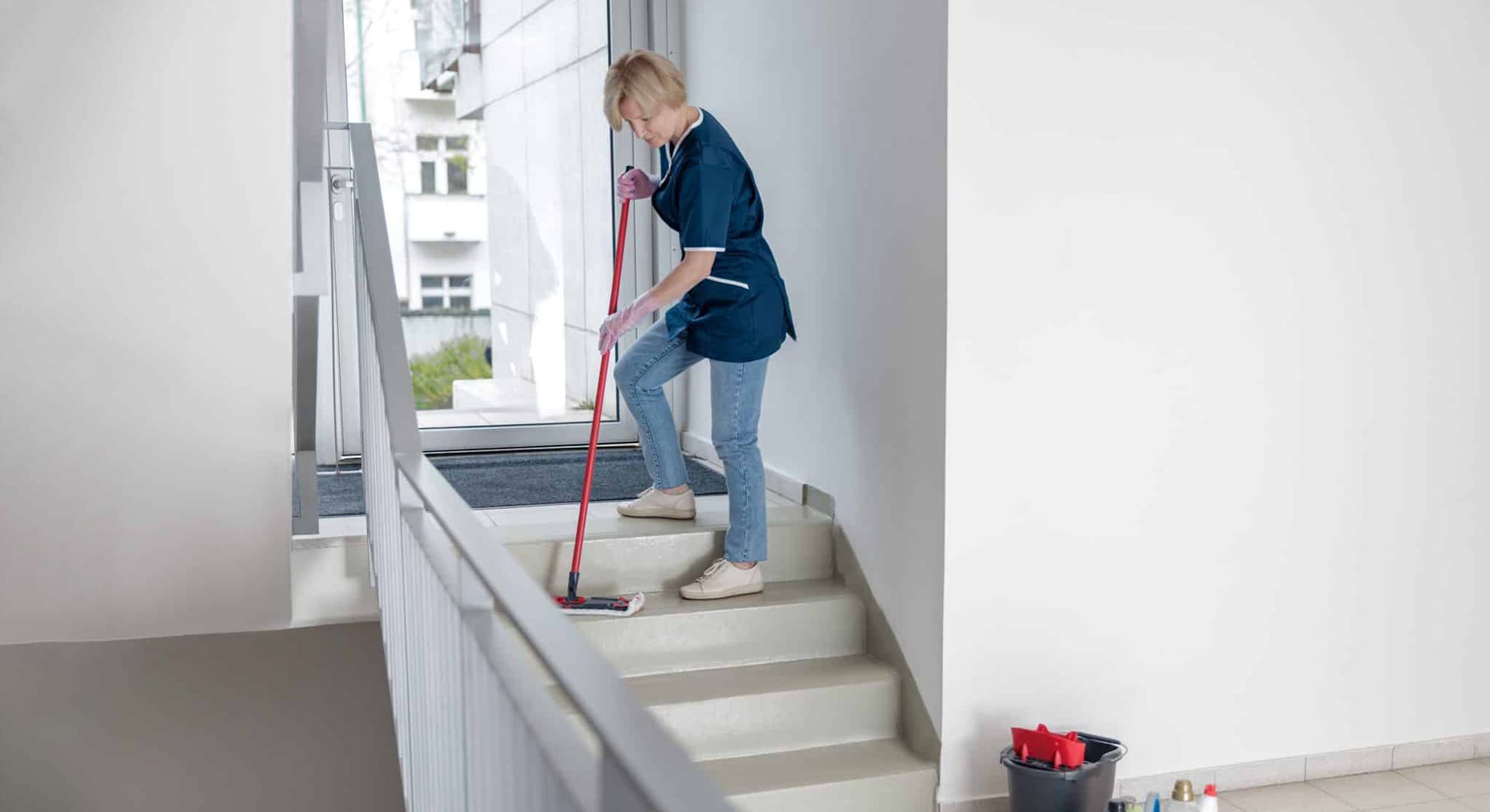 Servicii 4 firma curatenie asociatii